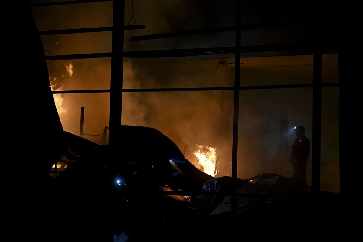 OSB’deki fabrikada çıkan yangın 5 saatte söndürüldü 3